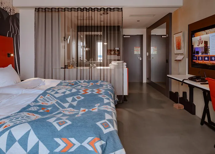 坦佩雷索罗索克斯托尼酒店 酒店