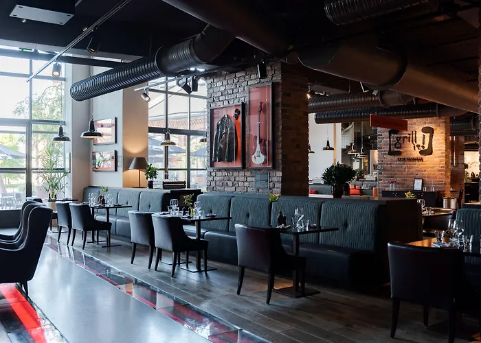 坦佩雷索罗索克斯托尼酒店 4*