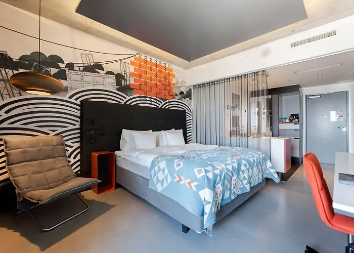 坦佩雷索罗索克斯托尼酒店 酒店