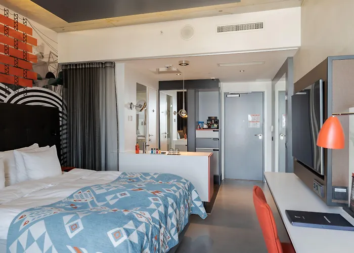 坦佩雷索罗索克斯托尼酒店 4* 坦佩雷