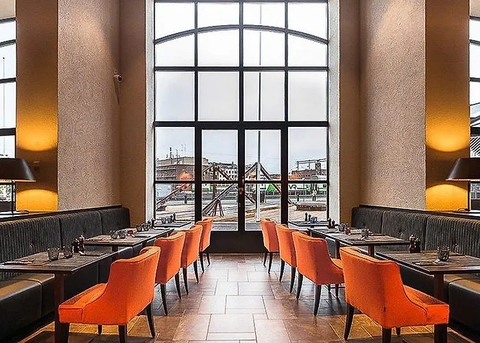 坦佩雷索罗索克斯托尼酒店 坦佩雷